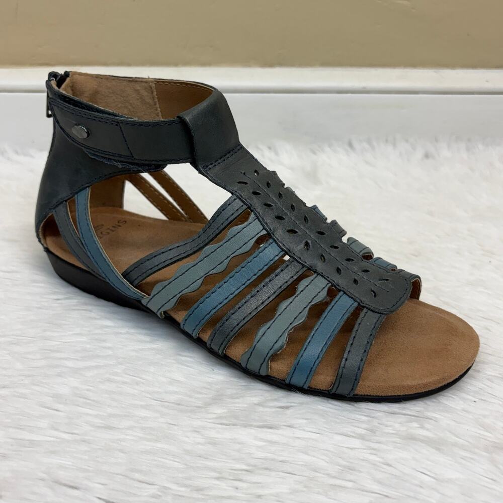 NWOT Earth Origins Bevvy Admiral Blue Leather Gladiator Sandals Size 8.5